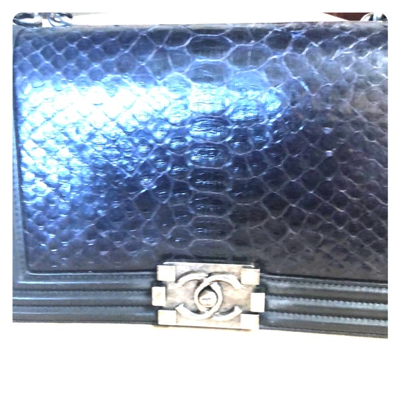 CHANEL Handbags - ChANEL bag